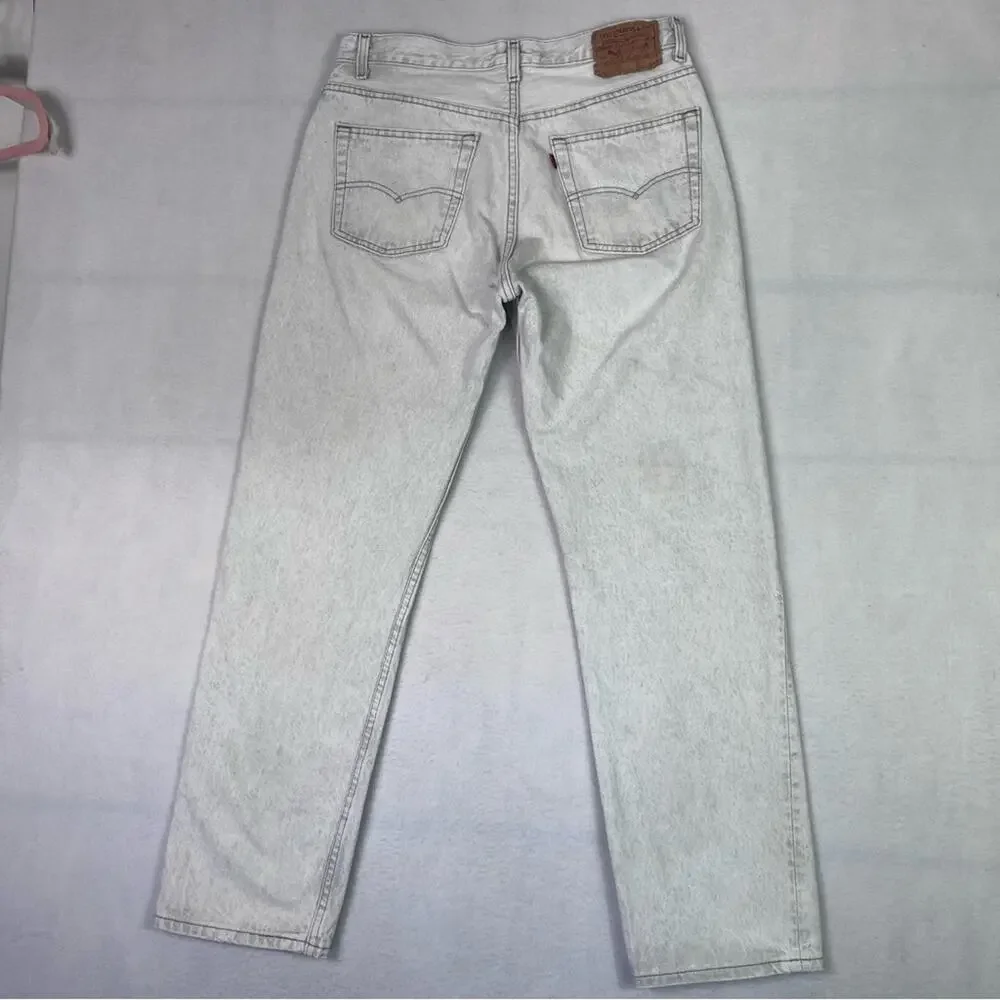 Vintage Levi's 501 Jeans Mens W33 L30 Straight Leg Light Wash Made in USA